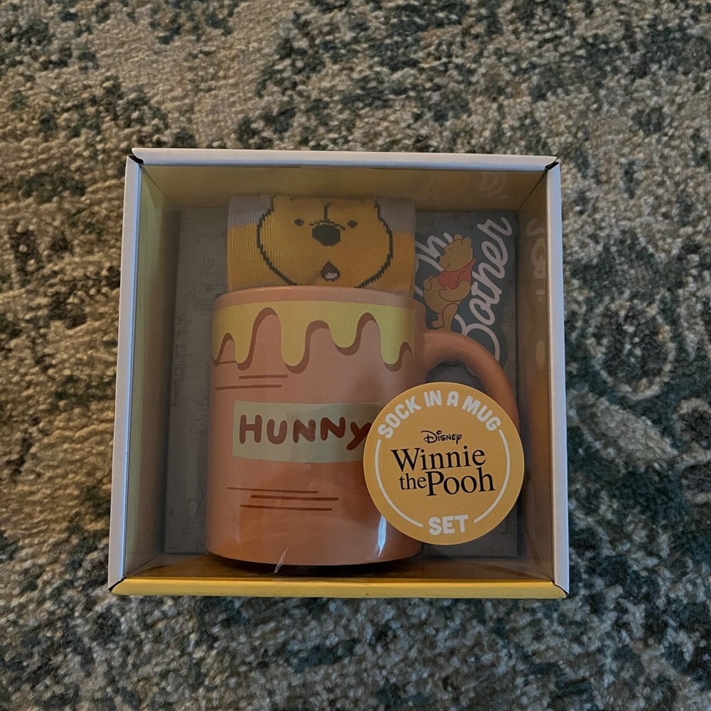 Winnie the Pooh sock and mug set